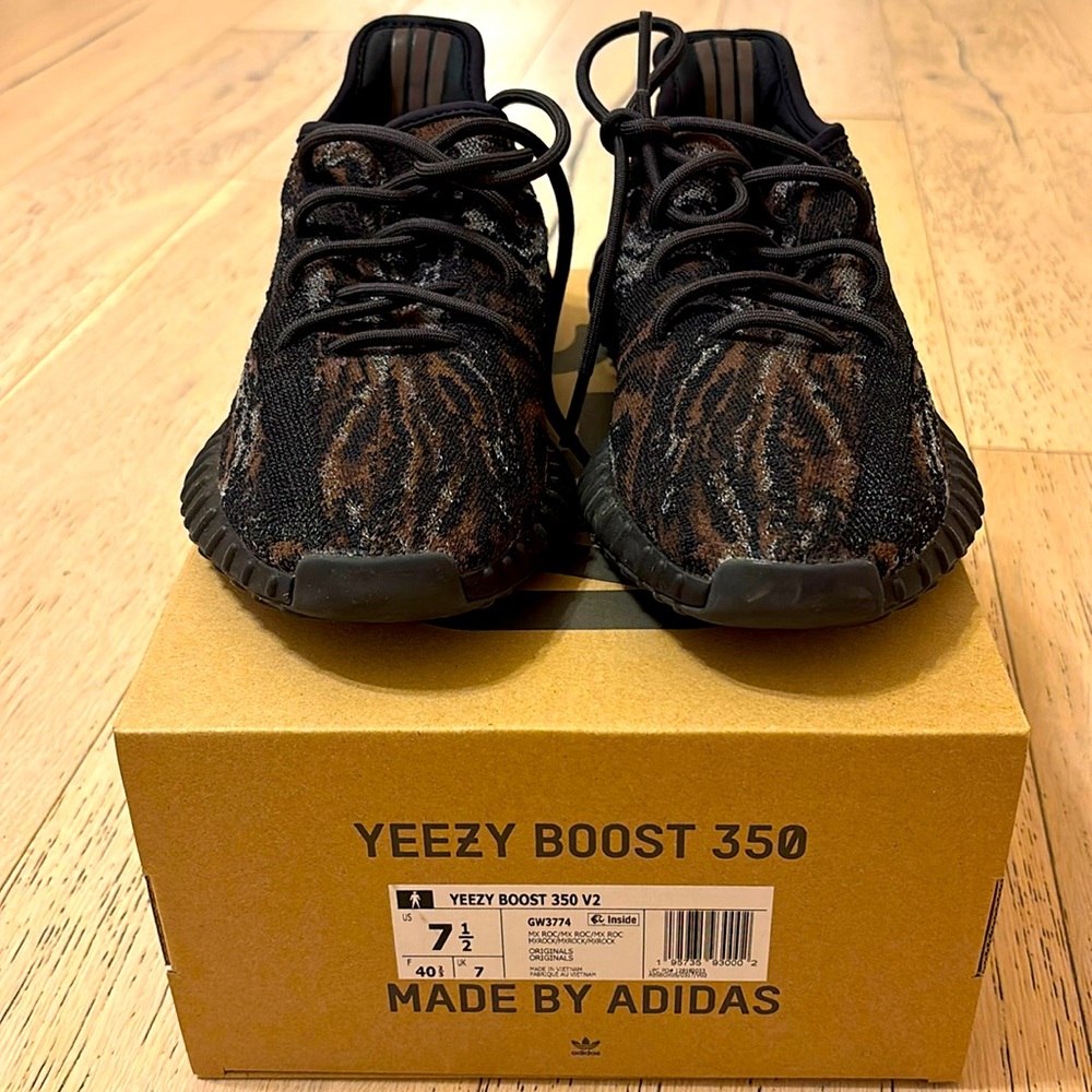 YEEZY BOOST 350